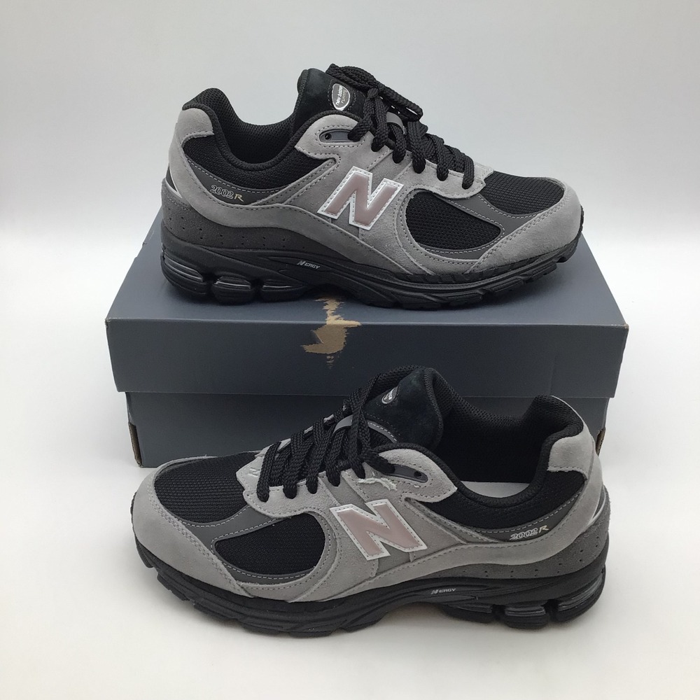 New Balance 2002R Grey Black Suede Mesh Running Shoes U2002RM Mens Size 9 NEW